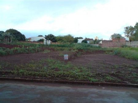 Em frente ao FORUM ELEITORAL - 02 LOTES